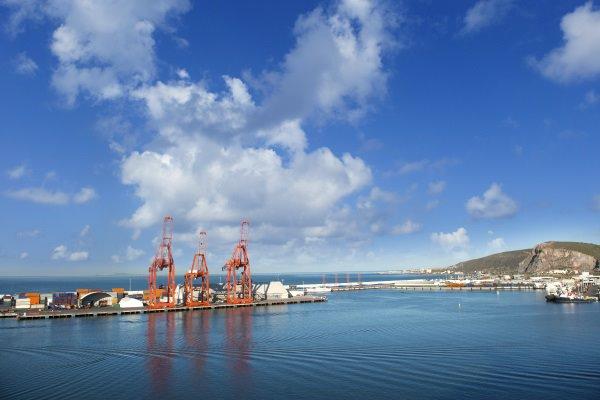 Mexican port designed for imports and exports